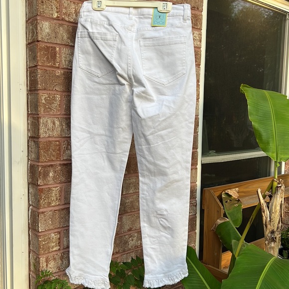 NWT CeCe Classic Skinny Cropped White Ruffle Hem Jeans Size 0 - Picture 5 of 9
